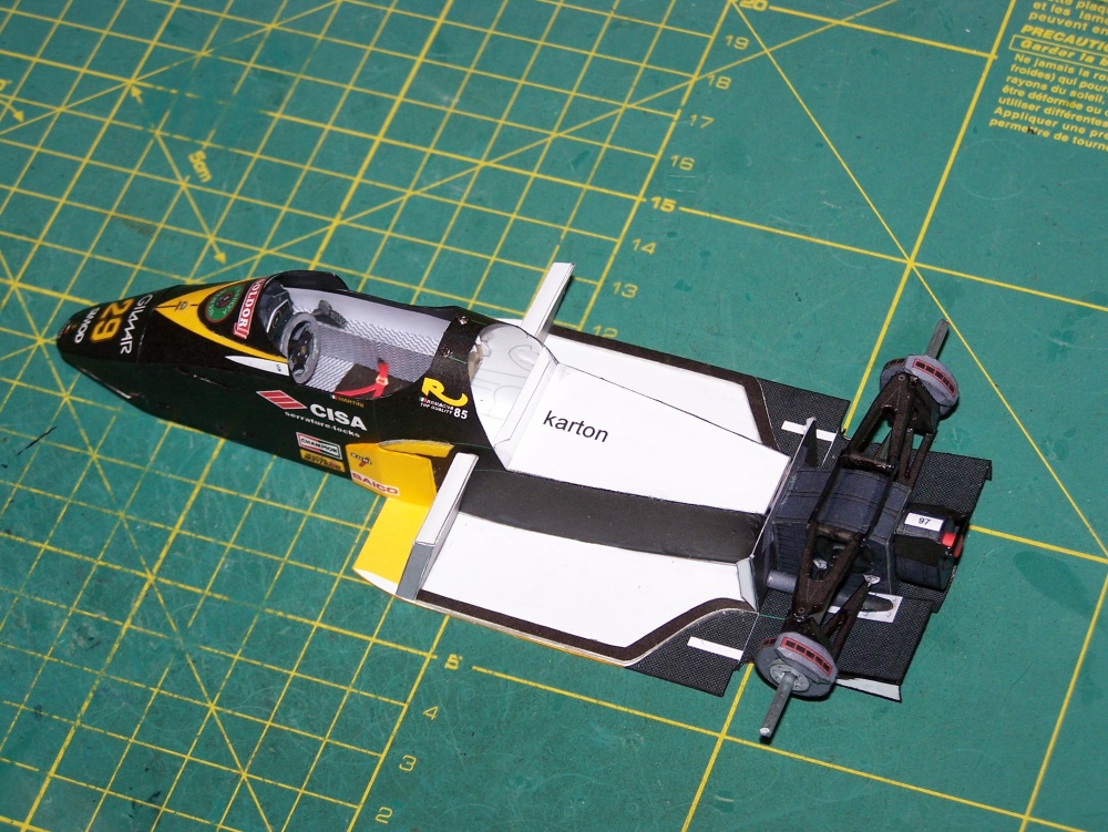 Minardi M 185 (Plná velikost v novém okně) Minardi M 185