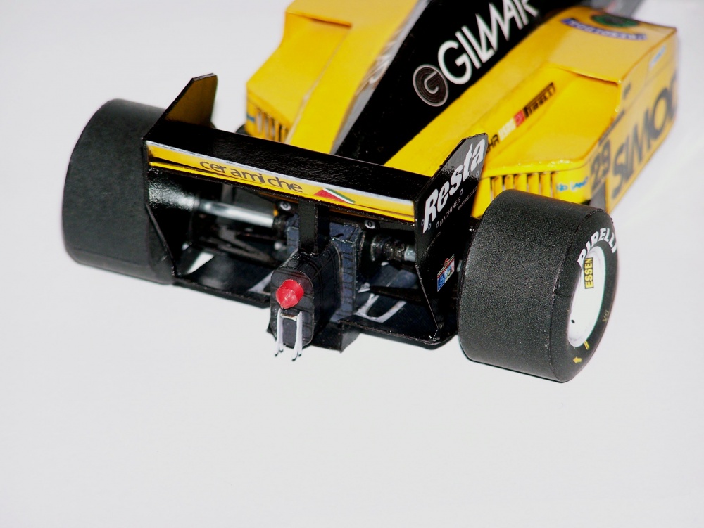 Minardi M 185 (Plná velikost v novém okně) Minardi M 185