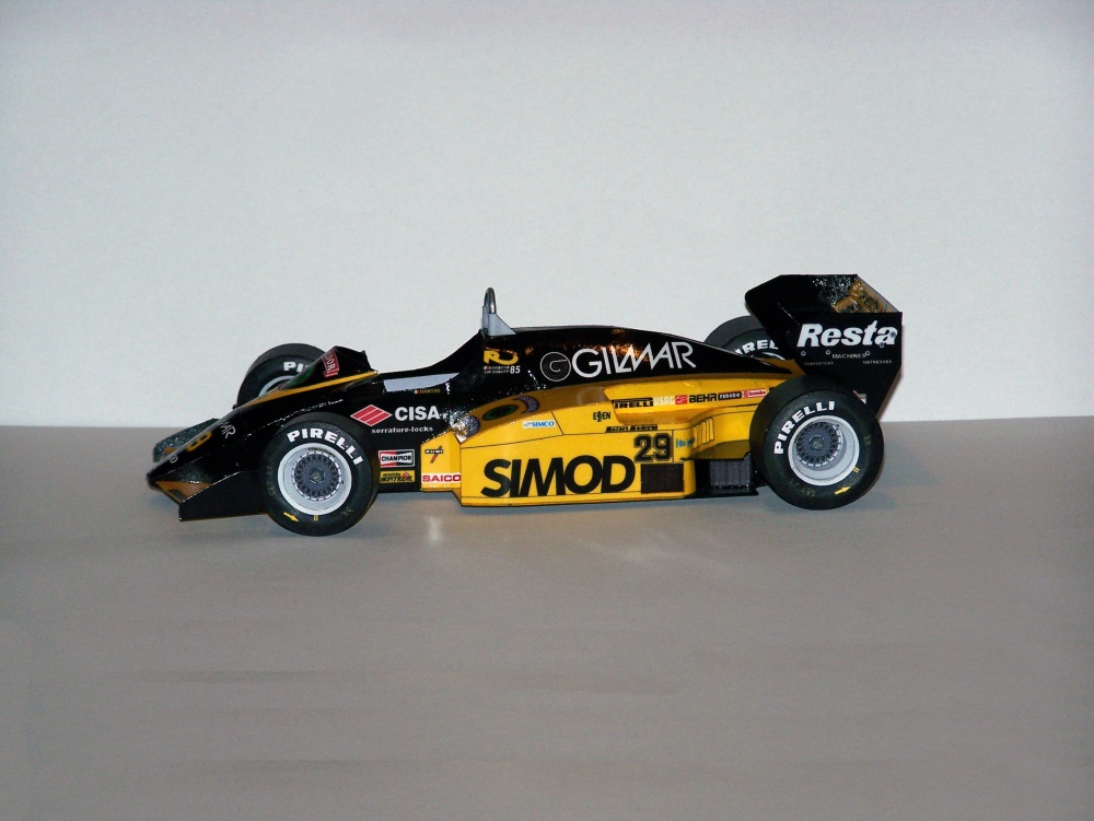 Minardi M 185 (Plná velikost v novém okně) Minardi M 185