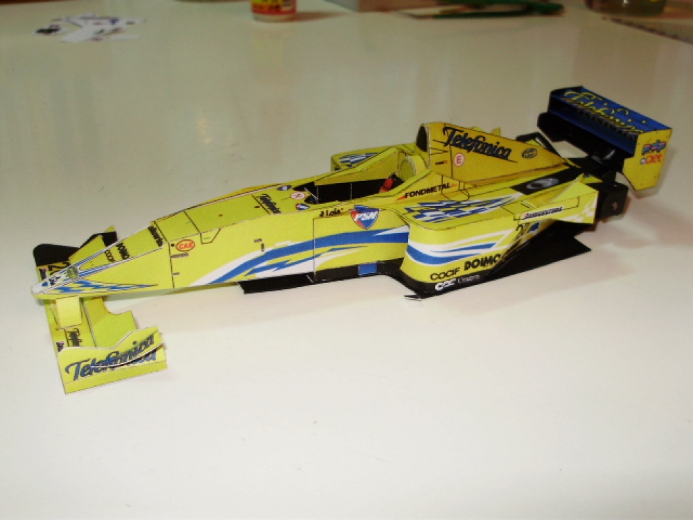 Minardi M02 Fondmetal (Plná velikost v novém okně) Minardi M02 Fondmetal