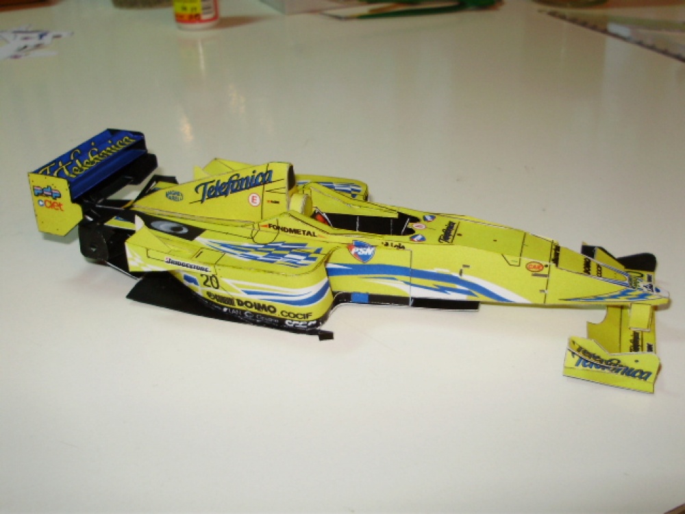 Minardi M02 Fondmetal (Plná velikost v novém okně) Minardi M02 Fondmetal