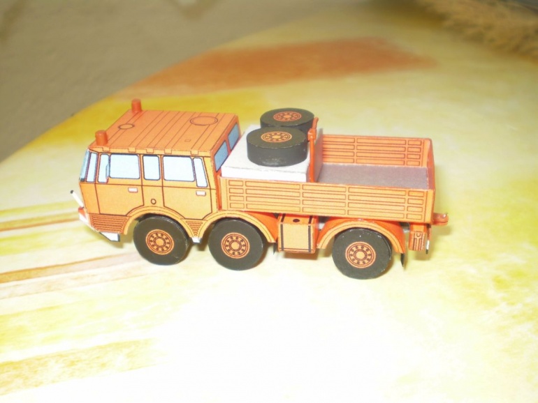 Tatra 813 TP 1:100 (Plná velikost v novém okně) Tatra 813 TP 1:100
