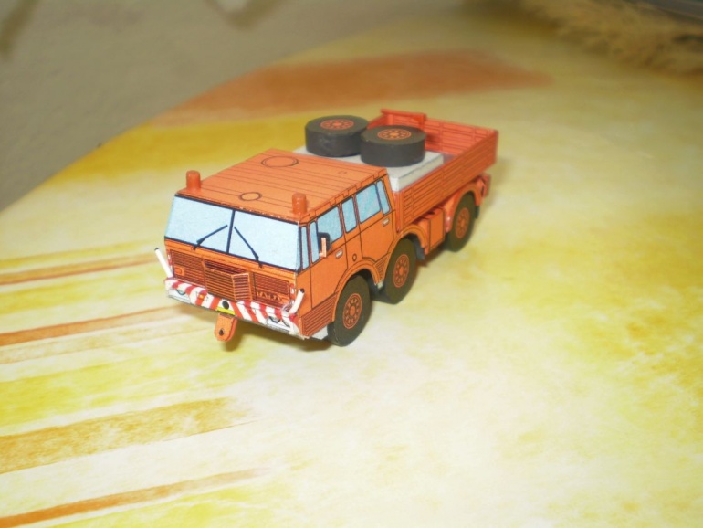 Tatra 813 TP 1:100
