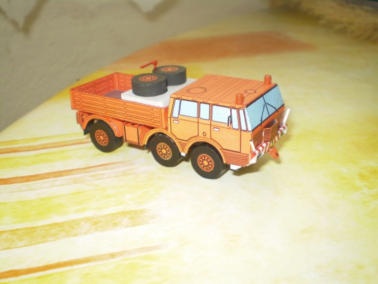 Tatra 813 TP 1:100 (Plná velikost v novém okně) Tatra 813 TP 1:100