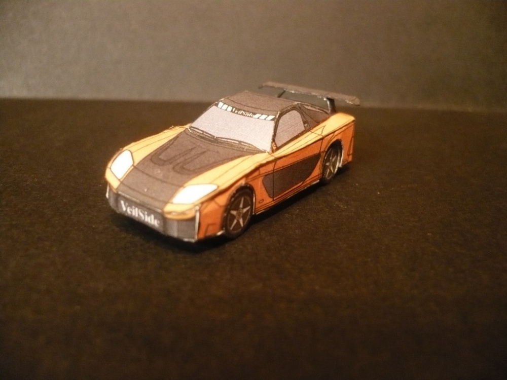 Minimodely