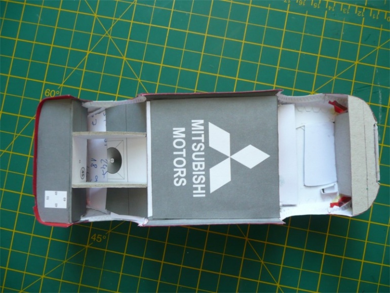 Mitsubishi Lancer EVO V (Plná velikost v novém okně) Mitsubishi Lancer EVO V