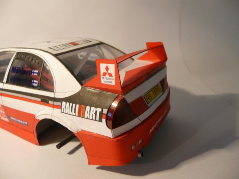 Mitsubishi Lancer EVO V (Plná velikost v novém okně) Mitsubishi Lancer EVO V