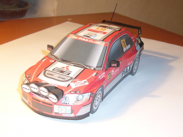 Mitsubishi (Plná velikost v novém okně) Mitsubishi