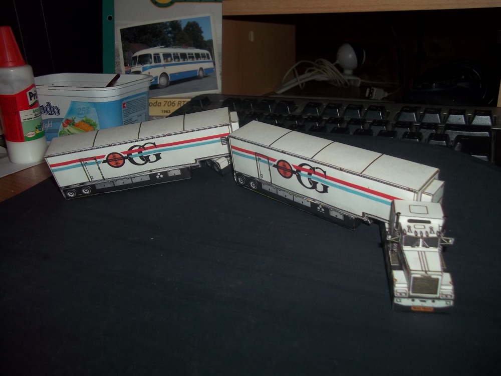 Modely 1:100 (Plná velikost v novém okně) Modely 1:100