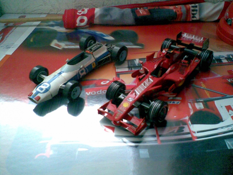 Galerie Formule 1 - Kimi (Plná velikost v novém okně) Galerie Formule 1 - Kimi