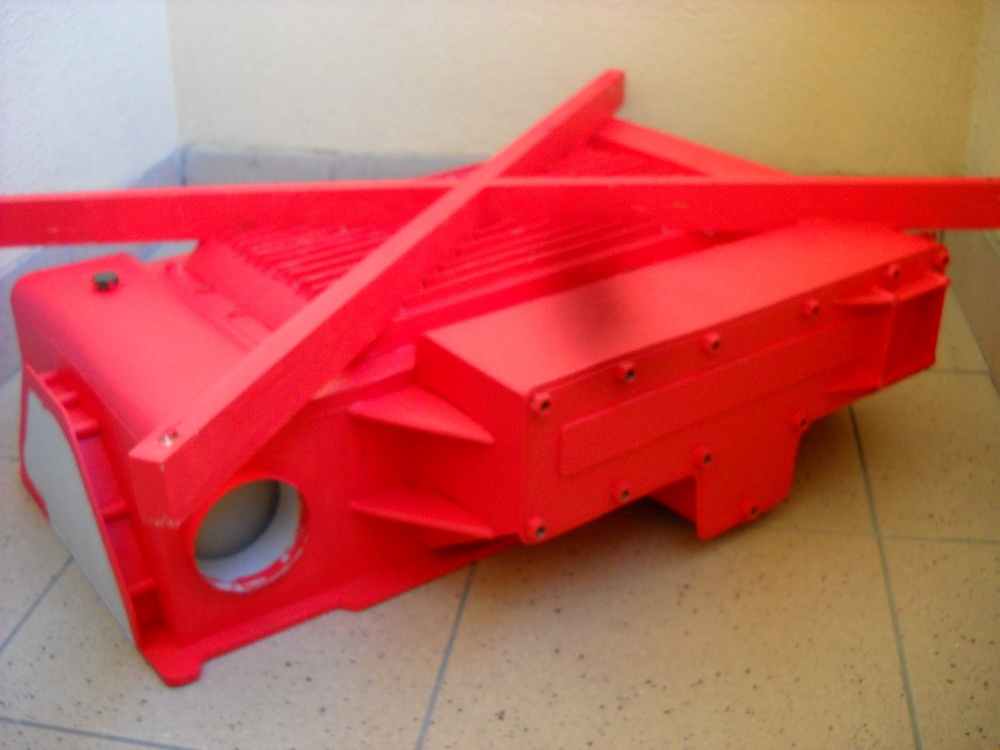 MOTOR Ferrari 512 BB (Plná velikost v novém okně) MOTOR Ferrari 512 BB