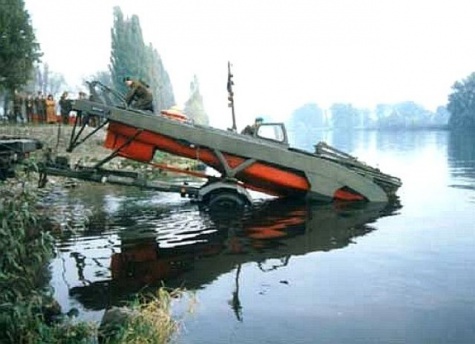 motorový člun MO-634 a podvozek SP-5 motorový člun MO-634 a podvozek SP-5
