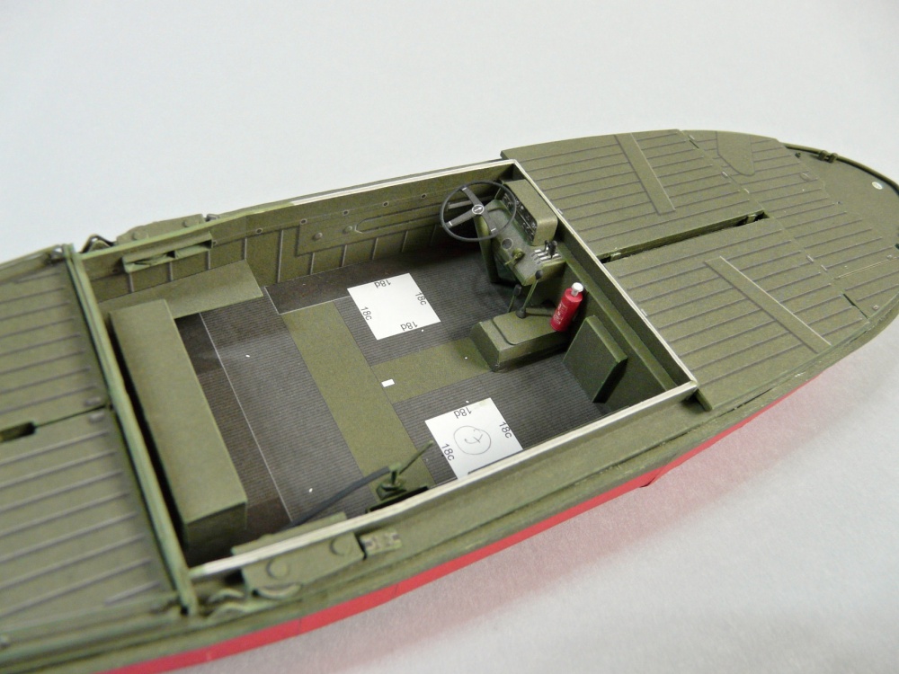 motorový člun MO-634 a podvozek SP-5 (Plná velikost v novém okně) motorový člun MO-634 a podvozek SP-5