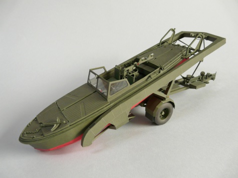 motorový člun MO-634 a podvozek SP-5 motorový člun MO-634 a podvozek SP-5