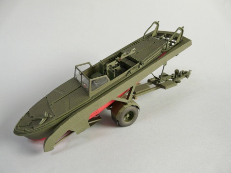 motorový člun MO-634 a podvozek SP-5 motorový člun MO-634 a podvozek SP-5