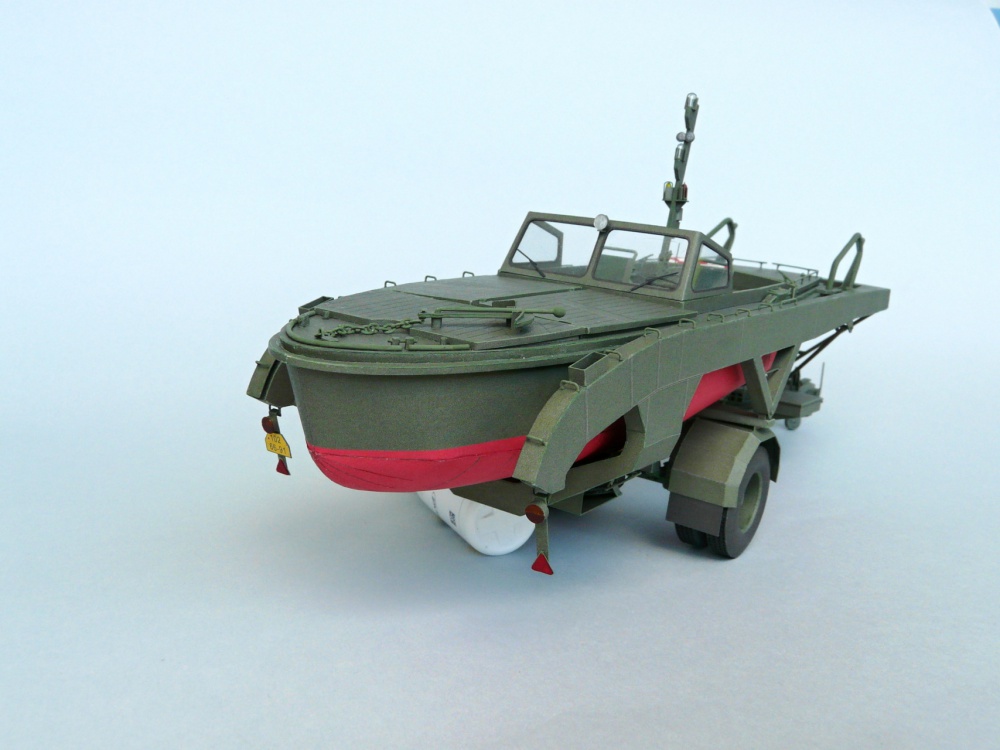 motorový člun MO-634 a podvozek SP-5 (Plná velikost v novém okně) motorový člun MO-634 a podvozek SP-5