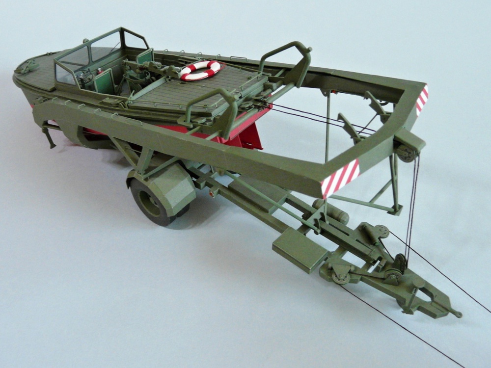 motorový člun MO-634 a podvozek SP-5 (Plná velikost v novém okně) motorový člun MO-634 a podvozek SP-5