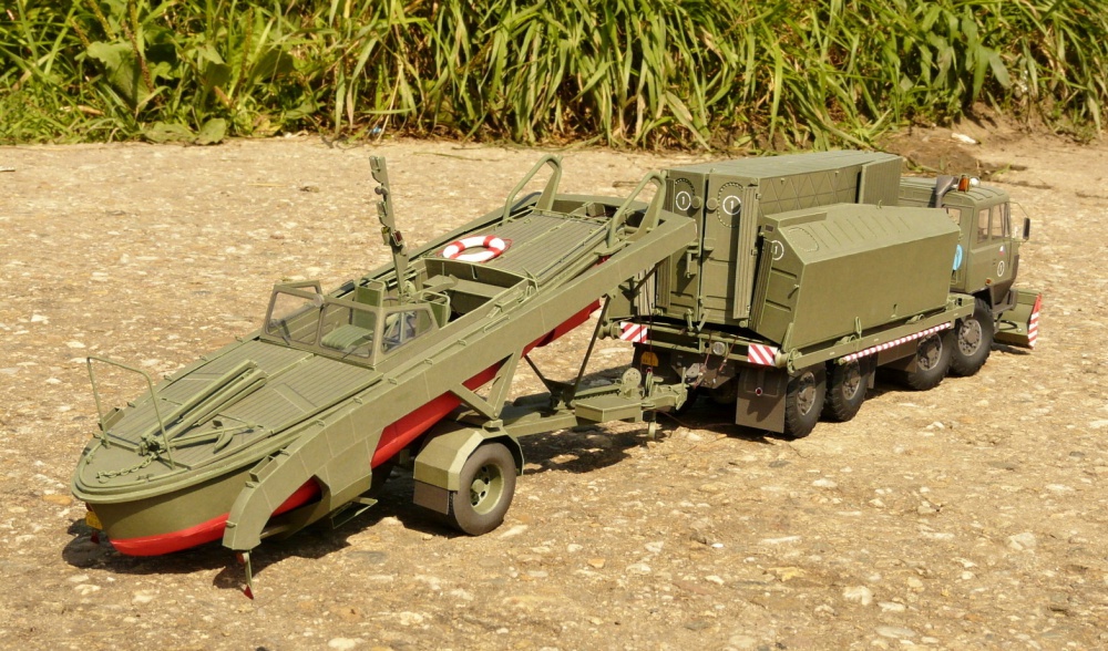 motorový člun MO-634 a podvozek SP-5 (Plná velikost v novém okně) motorový člun MO-634 a podvozek SP-5