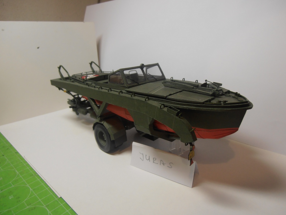 Motorový člun MO-634,podvozek SP-5 (Plná velikost v novém okně) Motorový člun MO-634,podvozek SP-5
