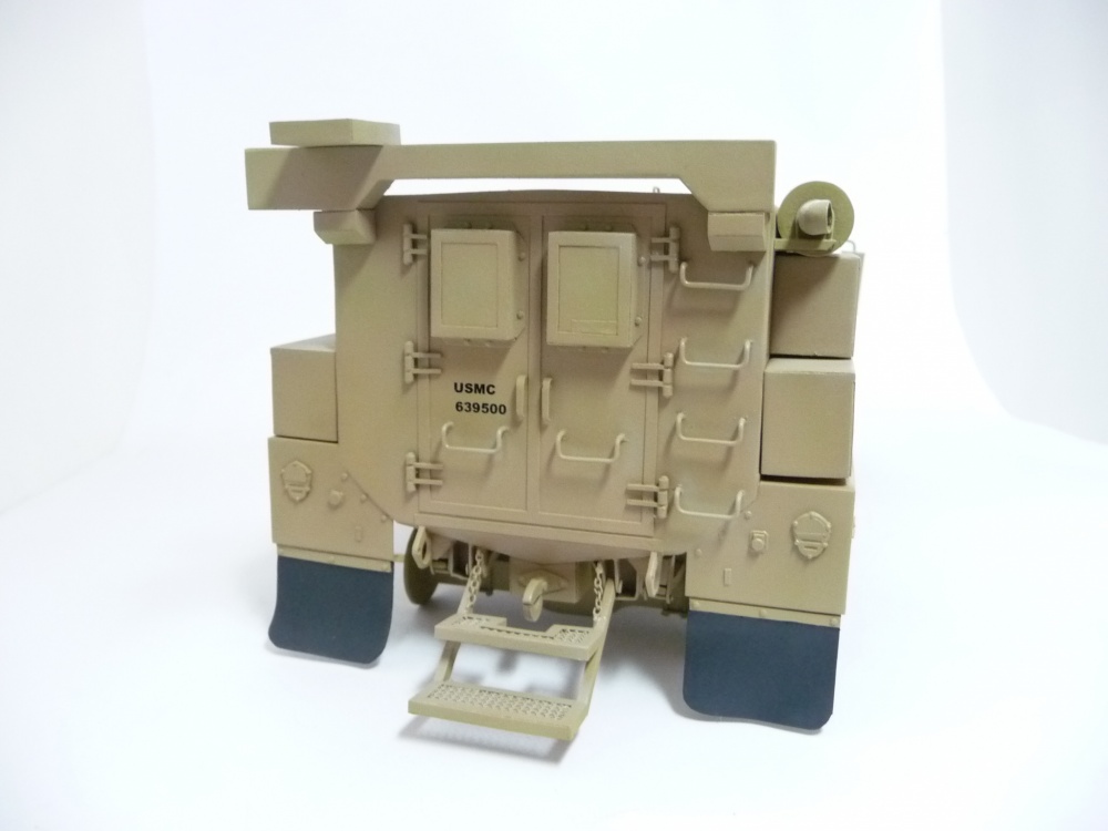 MRAP Cougar 4x4 (Plná velikost v novém okně) MRAP Cougar 4x4