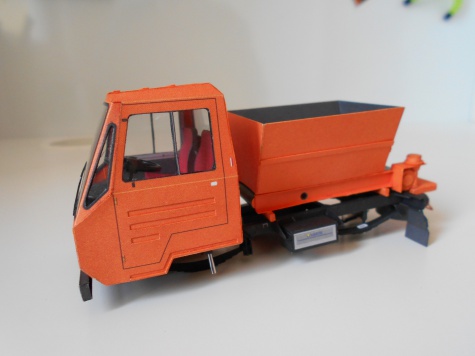 Multicar 25 - sypa� se sn�n�m pluhem 