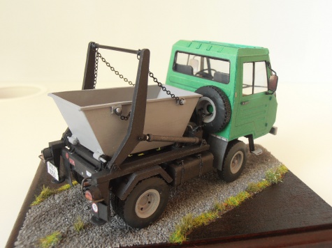 Multicar M25 - ramenov� nosi� kontejner�