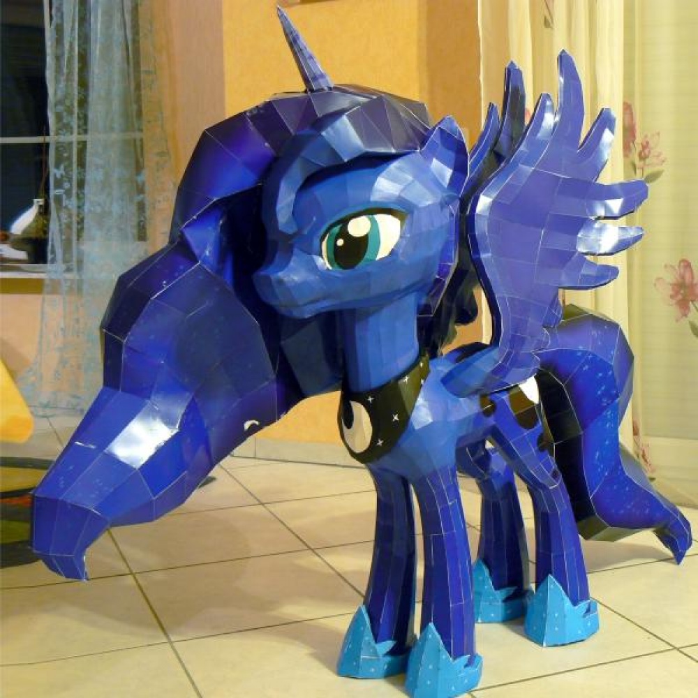 My Little Pony - Luna, Princess of the Night ! (Plná velikost v novém okně) My Little Pony - Luna, Princess of the Night !