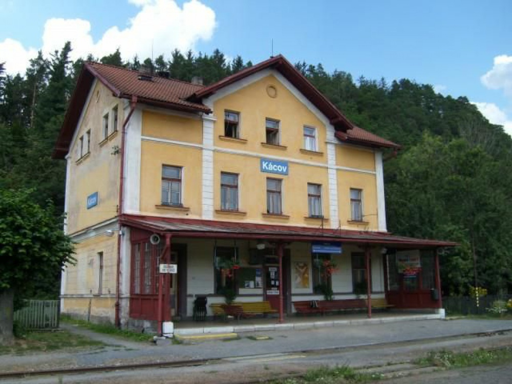 Nádraží (Plnďż˝ velikost v novďż˝m oknďż˝) Nádraží