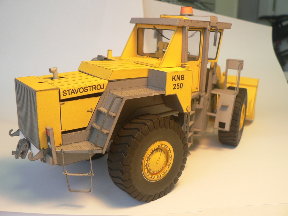 Nakladač Stavostroj KNB-250 (Plná velikost v novém okně) Nakladač Stavostroj KNB-250