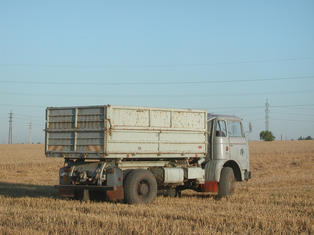 Nákladní auta agro (Plná velikost v novém okně) Nákladní auta agro