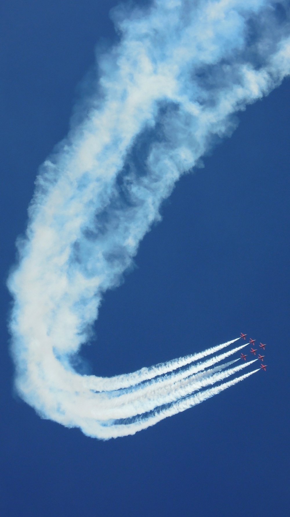 175704