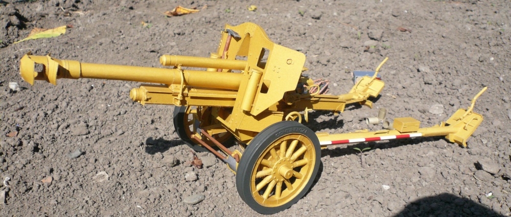 Německý polní kanón leFH 1840 ráže 105 mm (Plná velikost v novém okně) Německý polní kanón leFH 1840 ráže 105 mm