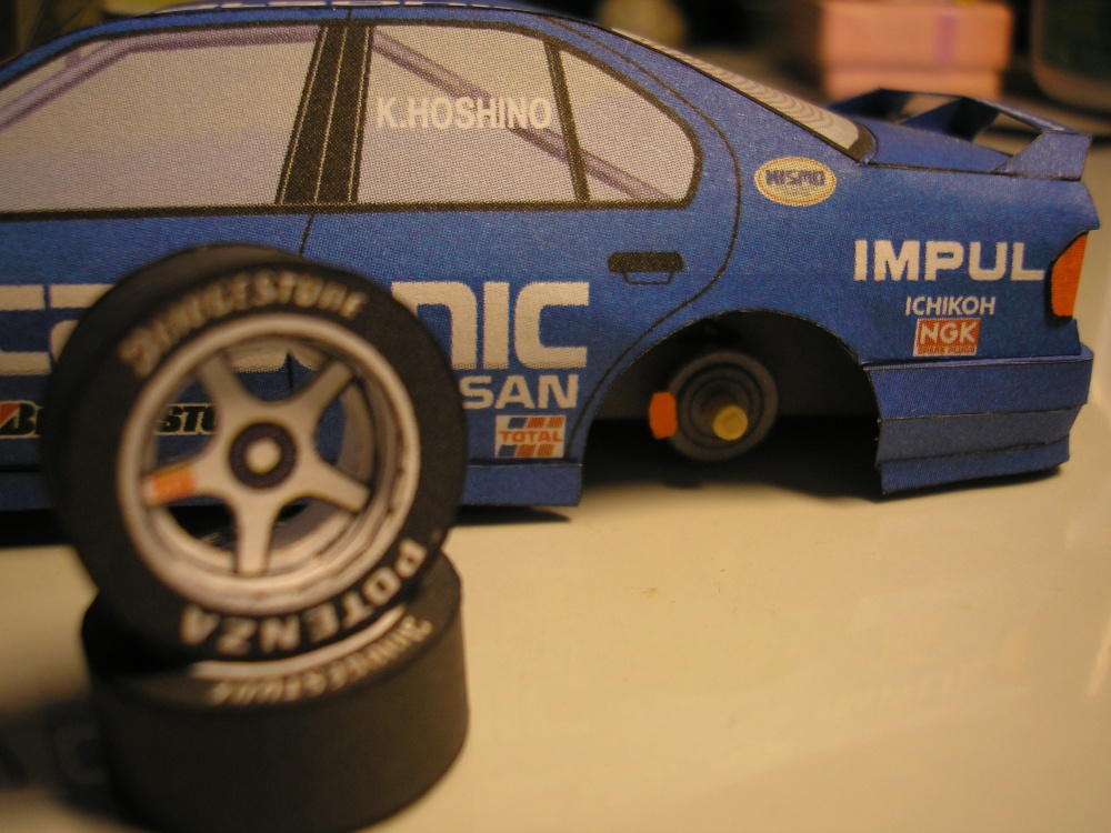 Nissan Primera Calsonic (Plná velikost v novém okně) Nissan Primera Calsonic