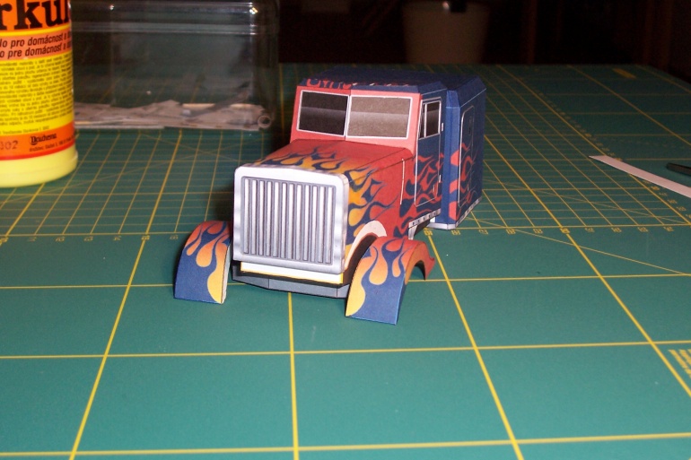 Optimus Prime - vehicle mode (Plná velikost v novém okně) Optimus Prime - vehicle mode