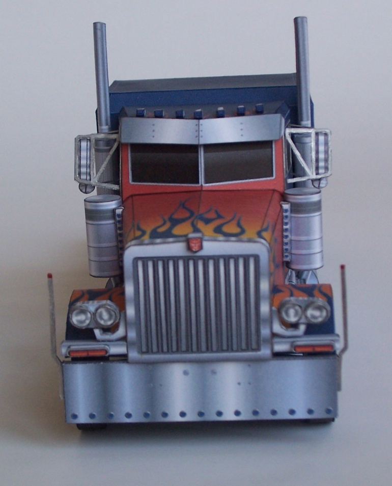 Optimus Prime - vehicle mode (Plná velikost v novém okně) Optimus Prime - vehicle mode
