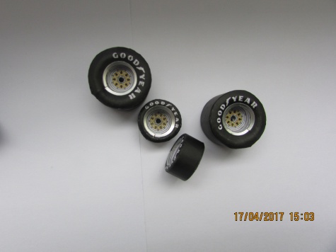 r�zne F1