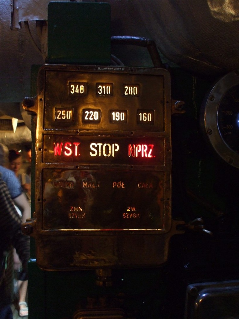 81129