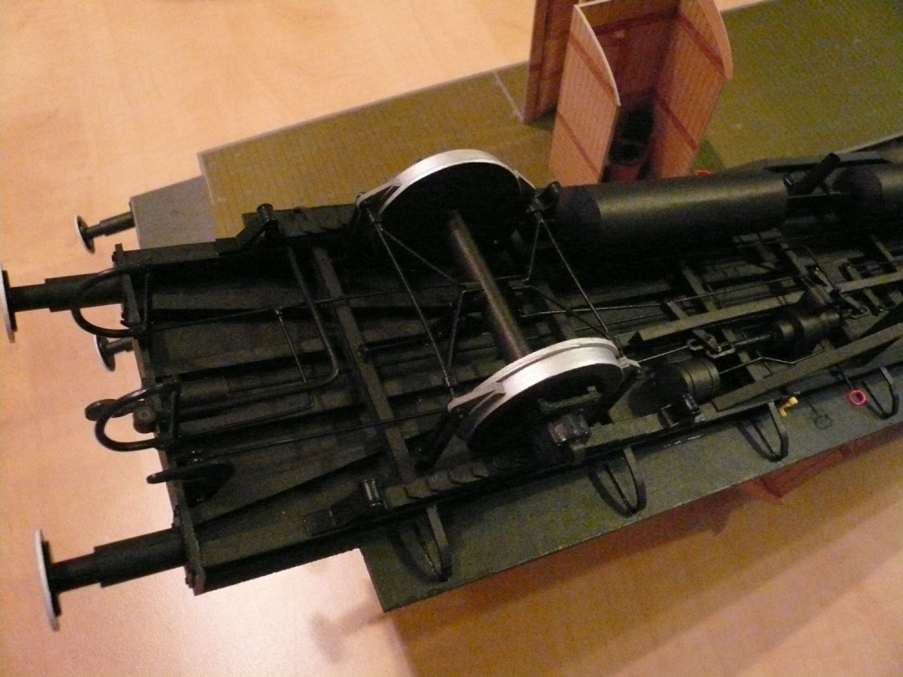 185050