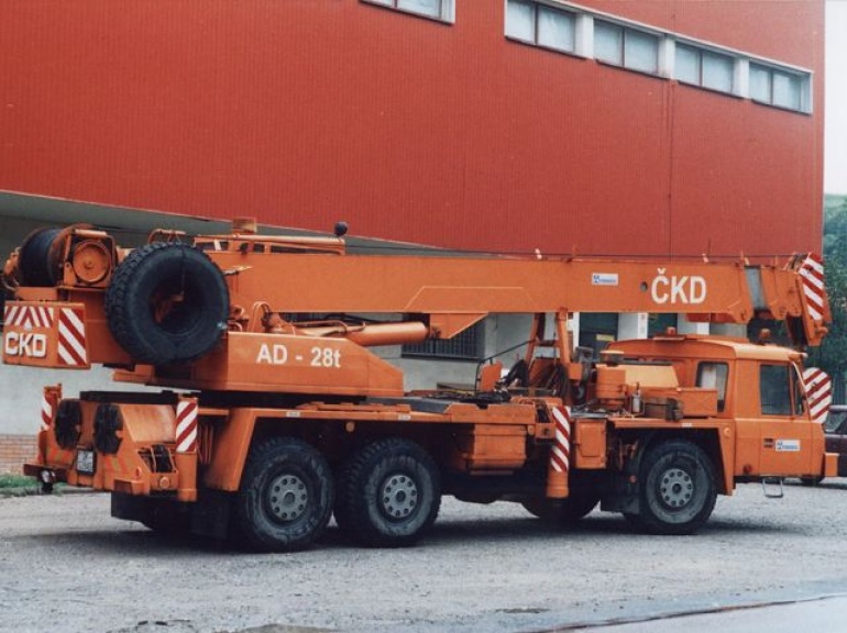 52100