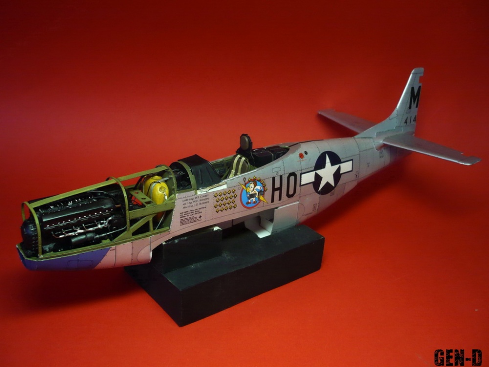 P-51D Mustang (Plná velikost v novém okně) P-51D Mustang