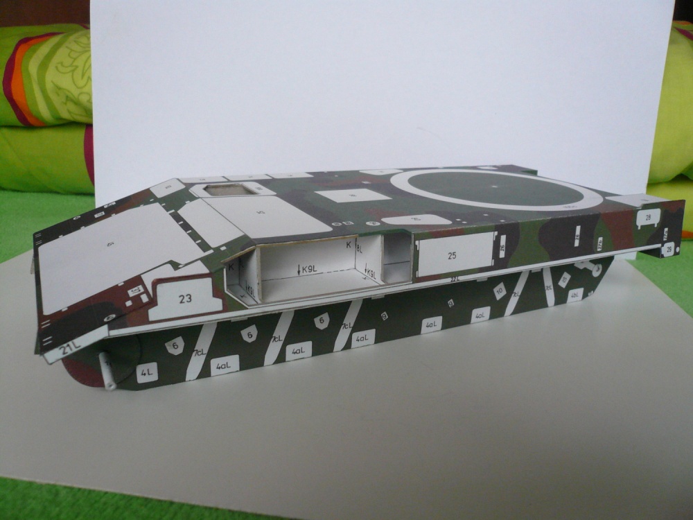 Panzer Haubitze 2000 (Plná velikost v novém okně) Panzer Haubitze 2000