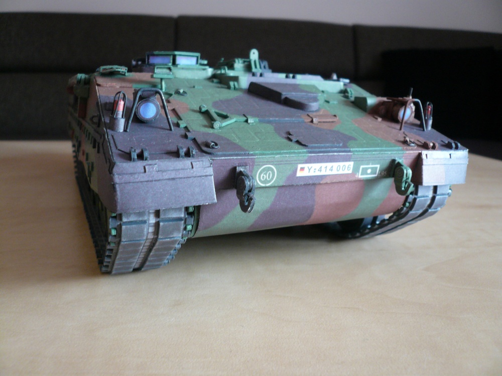 Panzer Haubitze 2000 (Plná velikost v novém okně) Panzer Haubitze 2000