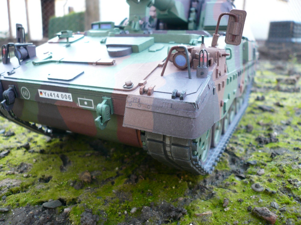 Panzer Haubitze 2000 (Plná velikost v novém okně) Panzer Haubitze 2000