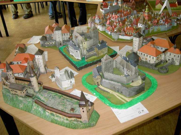PAP�R  CHODOV  2010