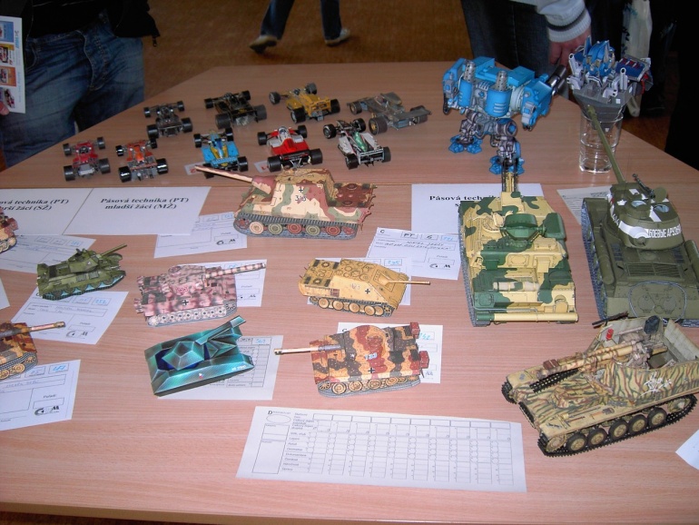 PAP�R  CHODOV  2010