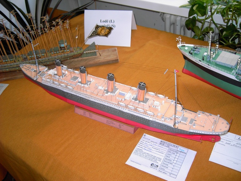 PAP�R  CHODOV  2010