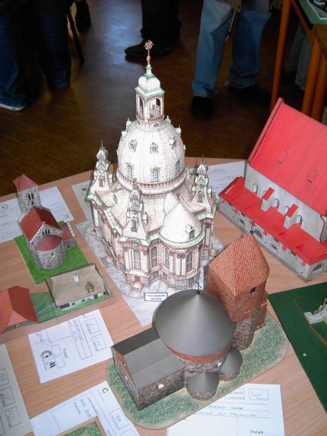 PAP�R CHODOV 2011