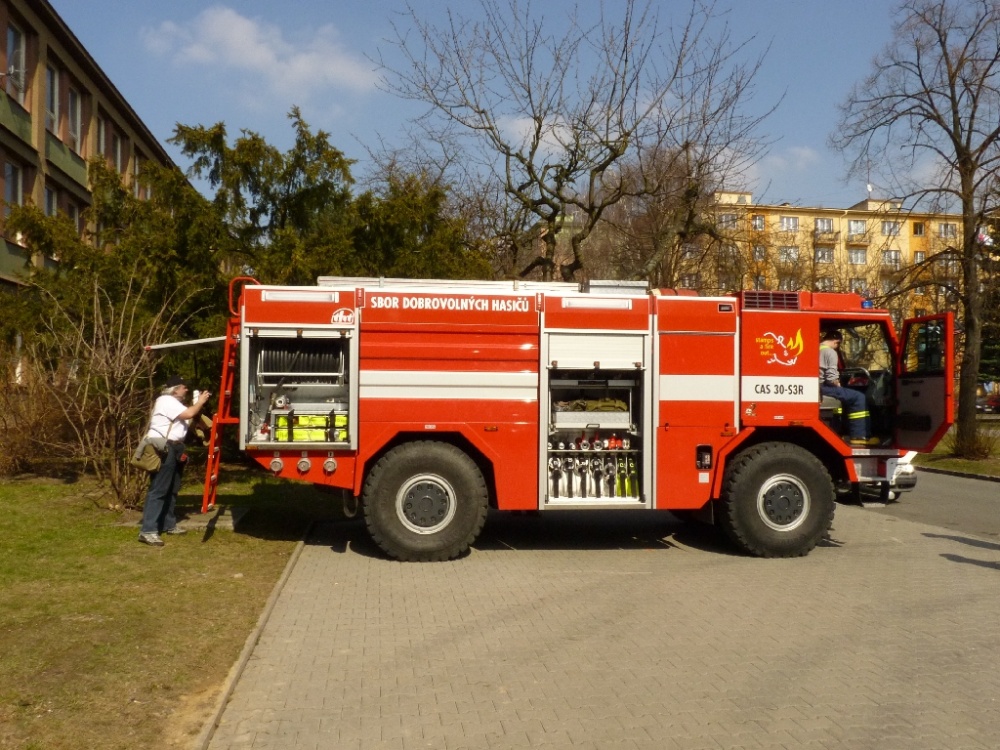156545