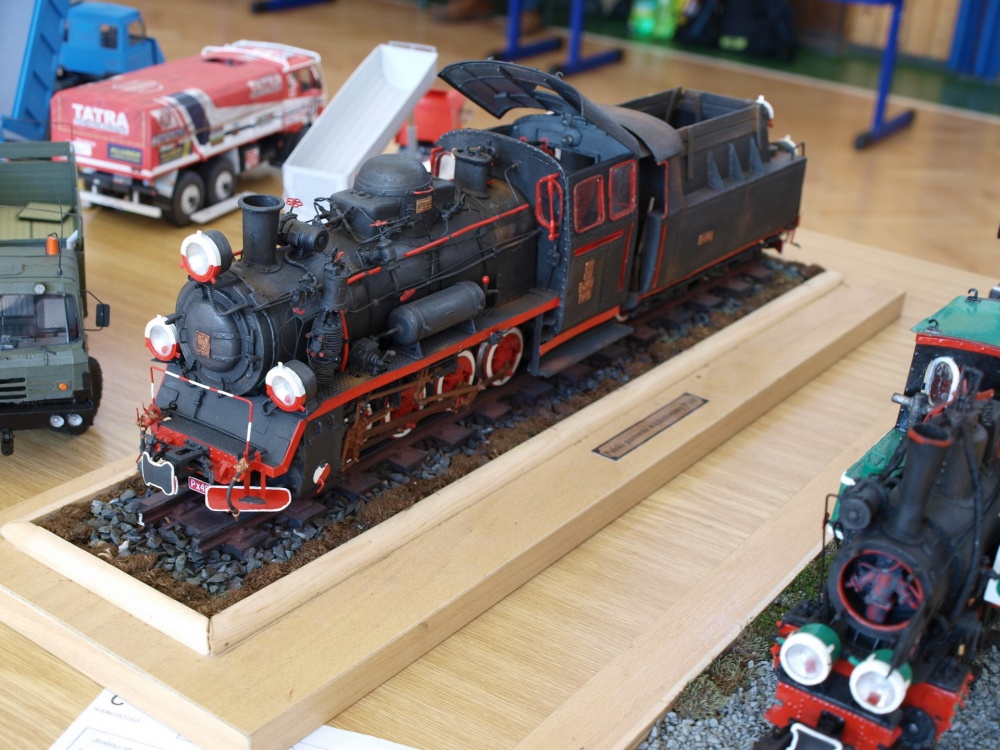 156807