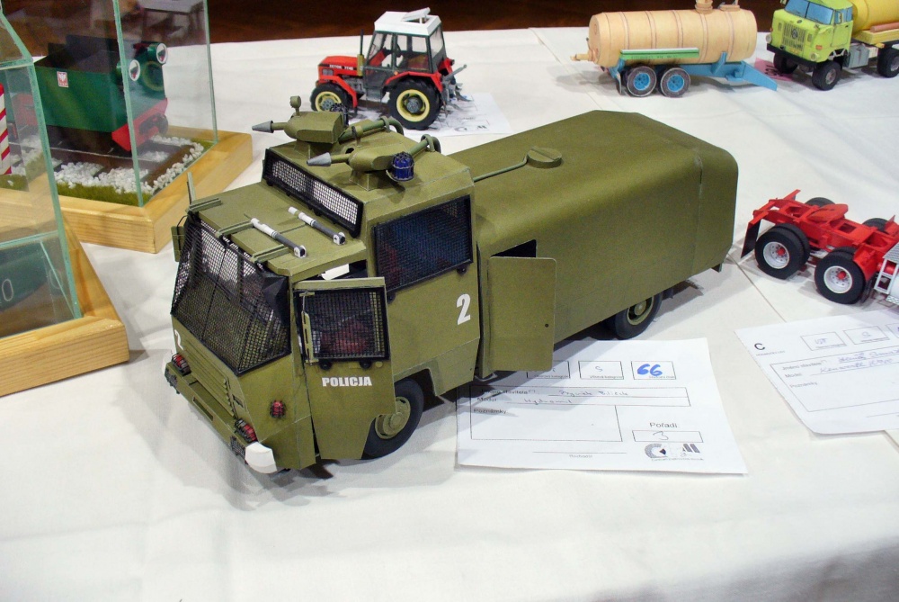 Pap�rov� R��e 2012